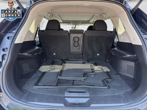 Used 2017 Nissan Rogue SV AWD/4WD image 18