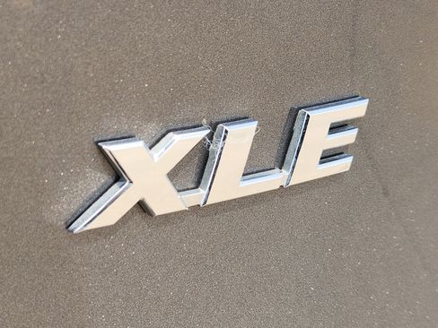 Used 2021 Toyota RAV4 XLE FWD image 13