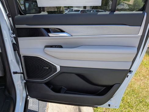 New 2026 Jeep Grand Wagoneer L 4WD image 24