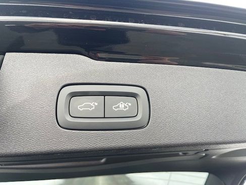 Used 2025 Volvo V60 B5 Cross Country Plus image 10