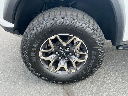 Certified 2024 Chevrolet Colorado ZR2 w/ Technology Package image 16