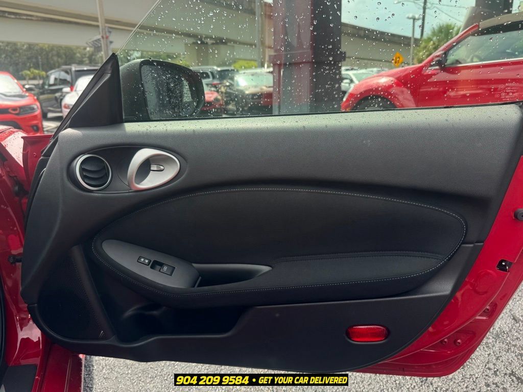 Used 2016 Nissan 370Z Coupe RWD image 31