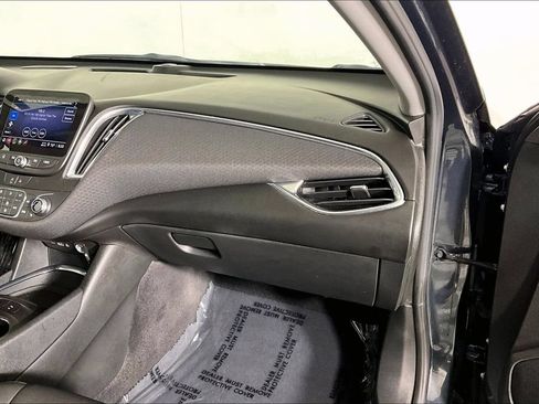 Used 2021 Chevrolet Malibu LT FWD image 15