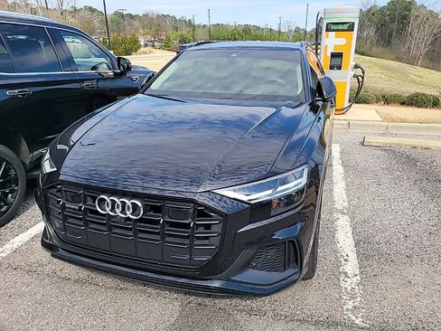 Used 2020 Audi Q8 Premium Plus w/ Premium Plus Package image 2