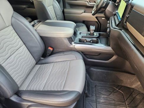 Used 2024 Chevrolet Silverado 1500 ZR2 image 20