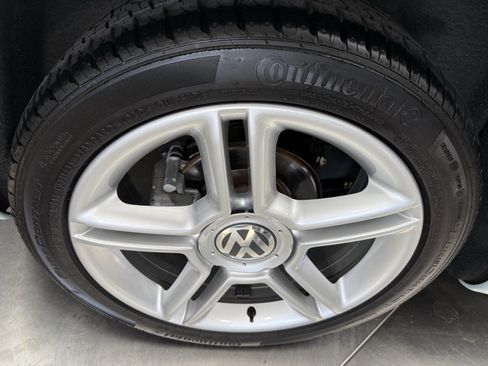 Used 2005 Volkswagen Beetle GLS image 24