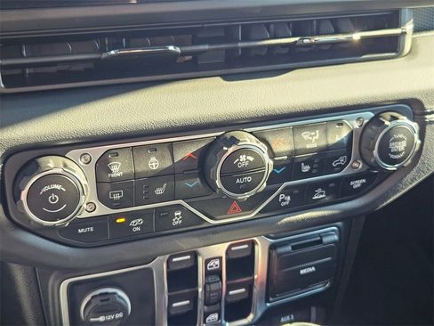 Used 2024 Jeep Wrangler Rubicon 392 image 23