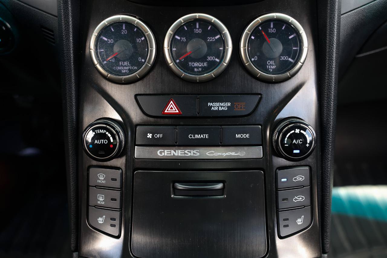 Used 2013 Hyundai Genesis 3.8 RWD image 33
