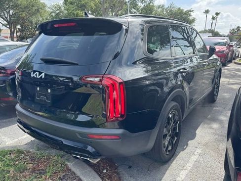 Certified 2022 Kia Telluride SX w/ Nightfall Edition Package AWD/4WD image 2