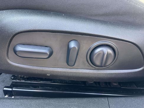Used 2025 Chevrolet Malibu LT FWD image 22