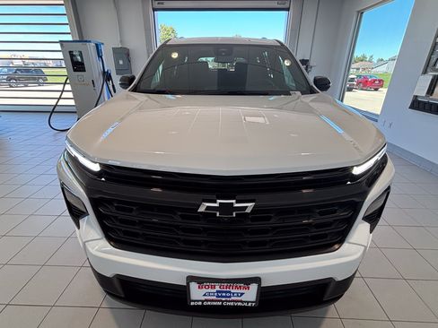Used 2025 Chevrolet Traverse LT w/ Midnight/Sport Edition FWD image 5