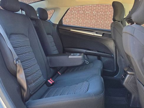 Used 2016 Ford Fusion SE image 13