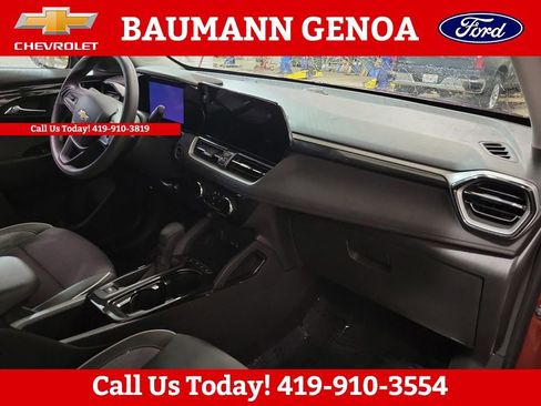 Used 2025 Chevrolet TrailBlazer LT FWD image 16