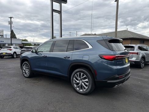 Certified 2025 Buick Enclave Preferred FWD image 3