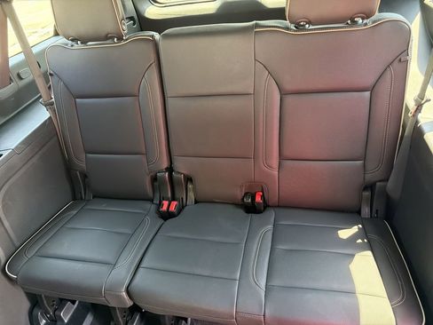 Used 2025 Chevrolet Suburban Premier AWD/4WD image 23