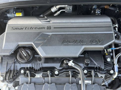 Used 2024 Hyundai Elantra SE FWD image 23