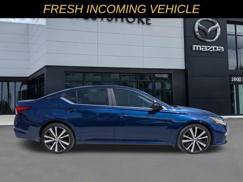 Used 2019 Nissan Altima 2.5 SR image 2