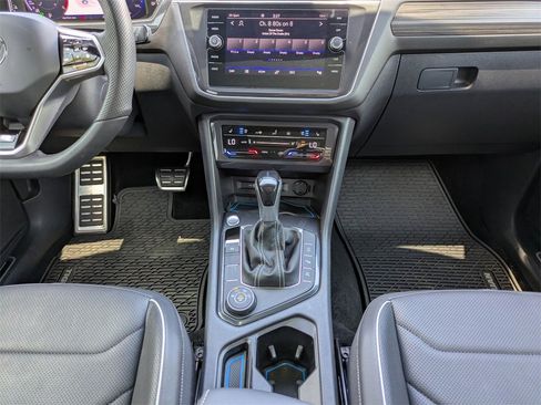 Used 2023 Volkswagen Tiguan SEL R-Line image 17