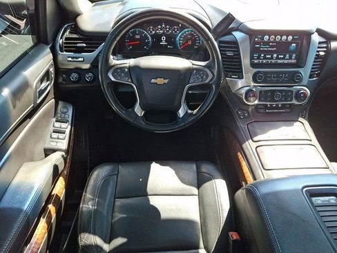 Used 2020 Chevrolet Suburban Premier AWD/4WD image 17