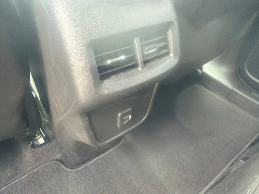 Used 2023 Chevrolet Equinox LT FWD image 28