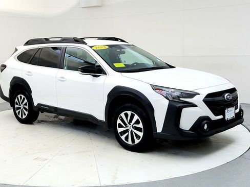 Used 2024 Subaru Outback Premium AWD/4WD image 7