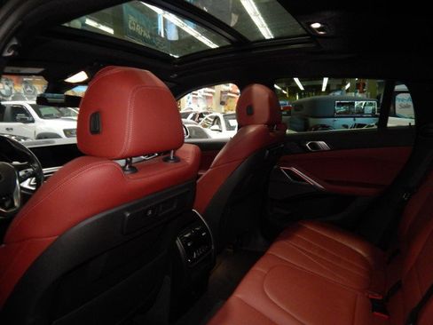 Used 2021 BMW X6 xDrive40i w/ Premium Package image 35