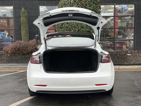 Used 2022 Tesla Model 3 Standard Range image 17