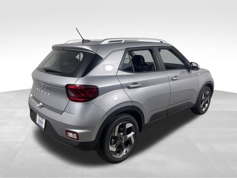 New 2025 Hyundai Venue SEL image 5