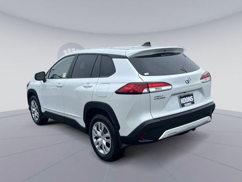 Used 2023 Toyota Corolla Cross L image 4