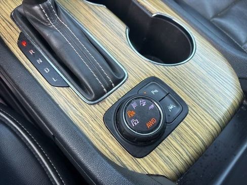 Used 2018 GMC Acadia Denali image 27