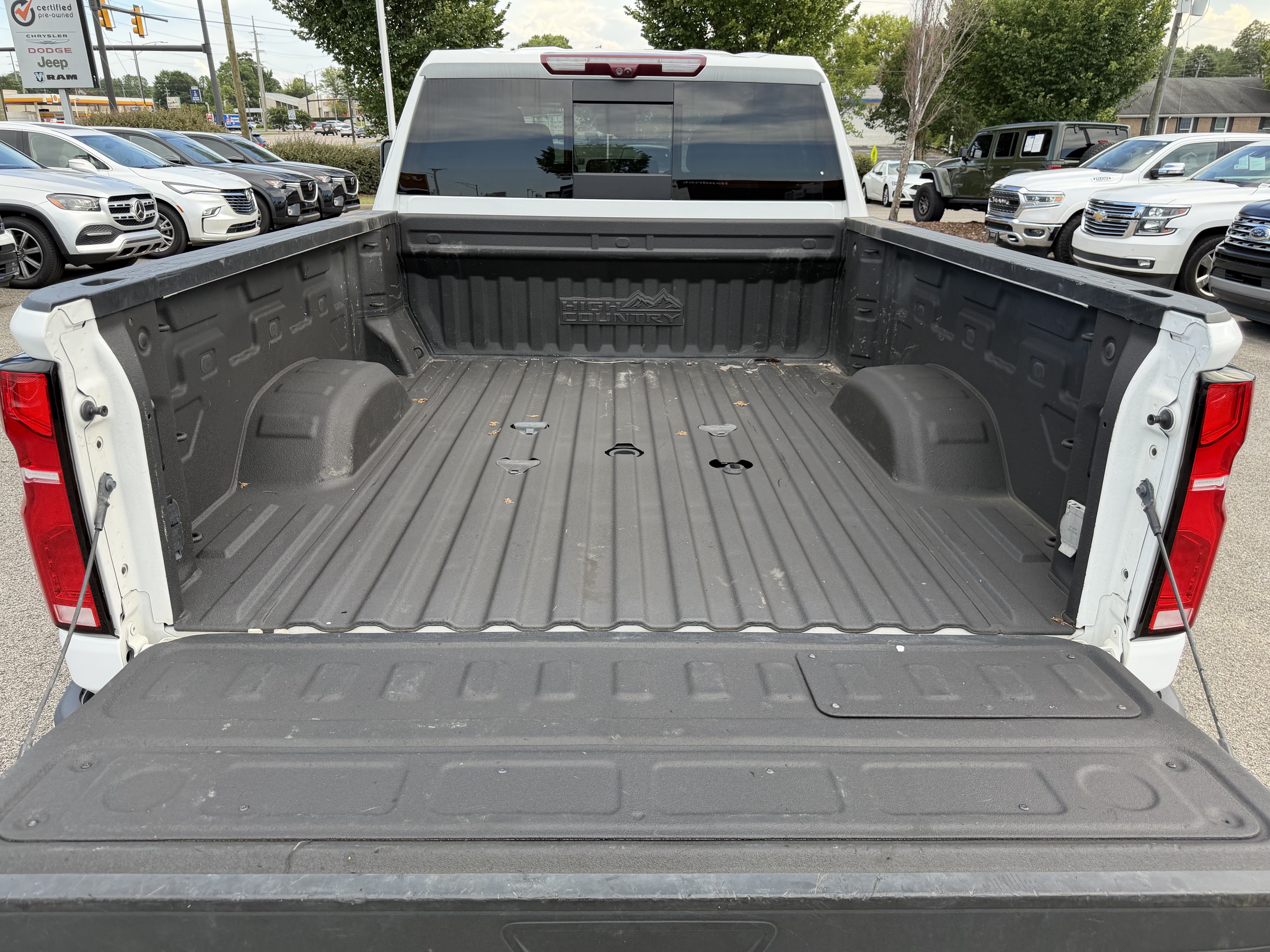 Used 2024 Chevrolet Silverado 2500 High Country w/ High Country Premium Package AWD/4WD image 36