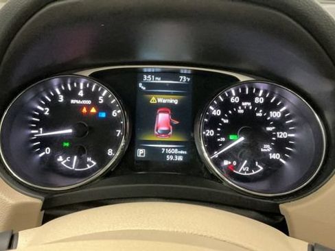 Used 2015 Nissan Rogue SV w/ SV Premium Package FWD image 25