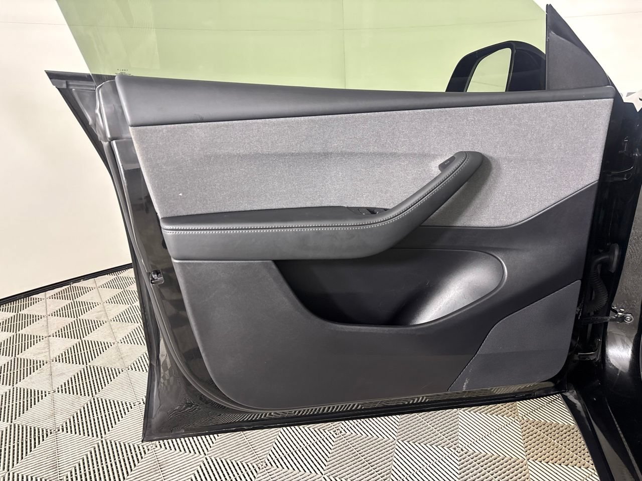 Used 2026 Tesla Model Y 2WD image 7
