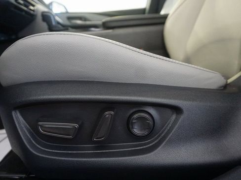 Certified 2025 Toyota Camry SE w/ Convenience Package image 7