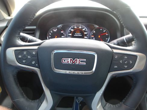 Used 2017 GMC Acadia Denali w/ Technology Package AWD/4WD image 13