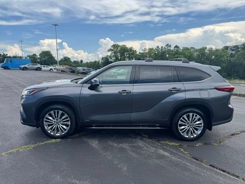 Used 2023 Toyota Highlander Platinum AWD/4WD image 6