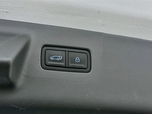 Used 2025 Hyundai Santa Fe Limited AWD/4WD image 33