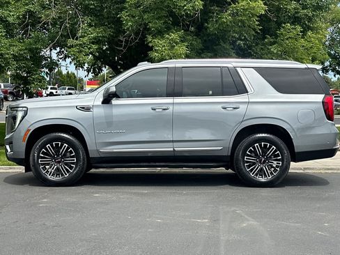 Used 2025 GMC Yukon Elevation AWD/4WD image 5