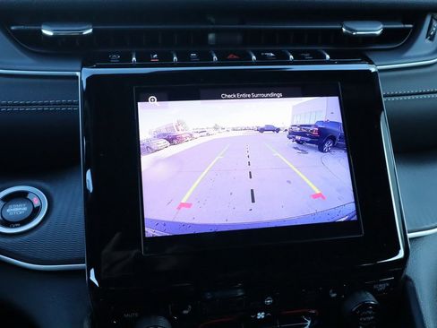 New 2025 Jeep Grand Cherokee Altitude image 6