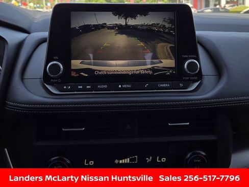 Used 2025 Nissan Rogue SV AWD/4WD image 19