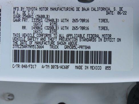 Used 2022 Toyota Tacoma TRD Off-Road image 39