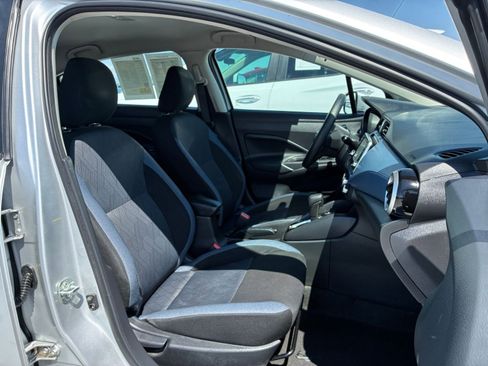 Used 2025 Nissan Versa SV FWD image 34