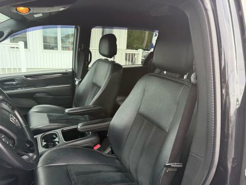 Used 2014 Dodge Grand Caravan SXT FWD image 15