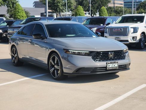 Used 2023 Honda Accord Sport image 3