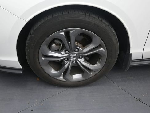 Used 2024 Honda Accord EX image 9