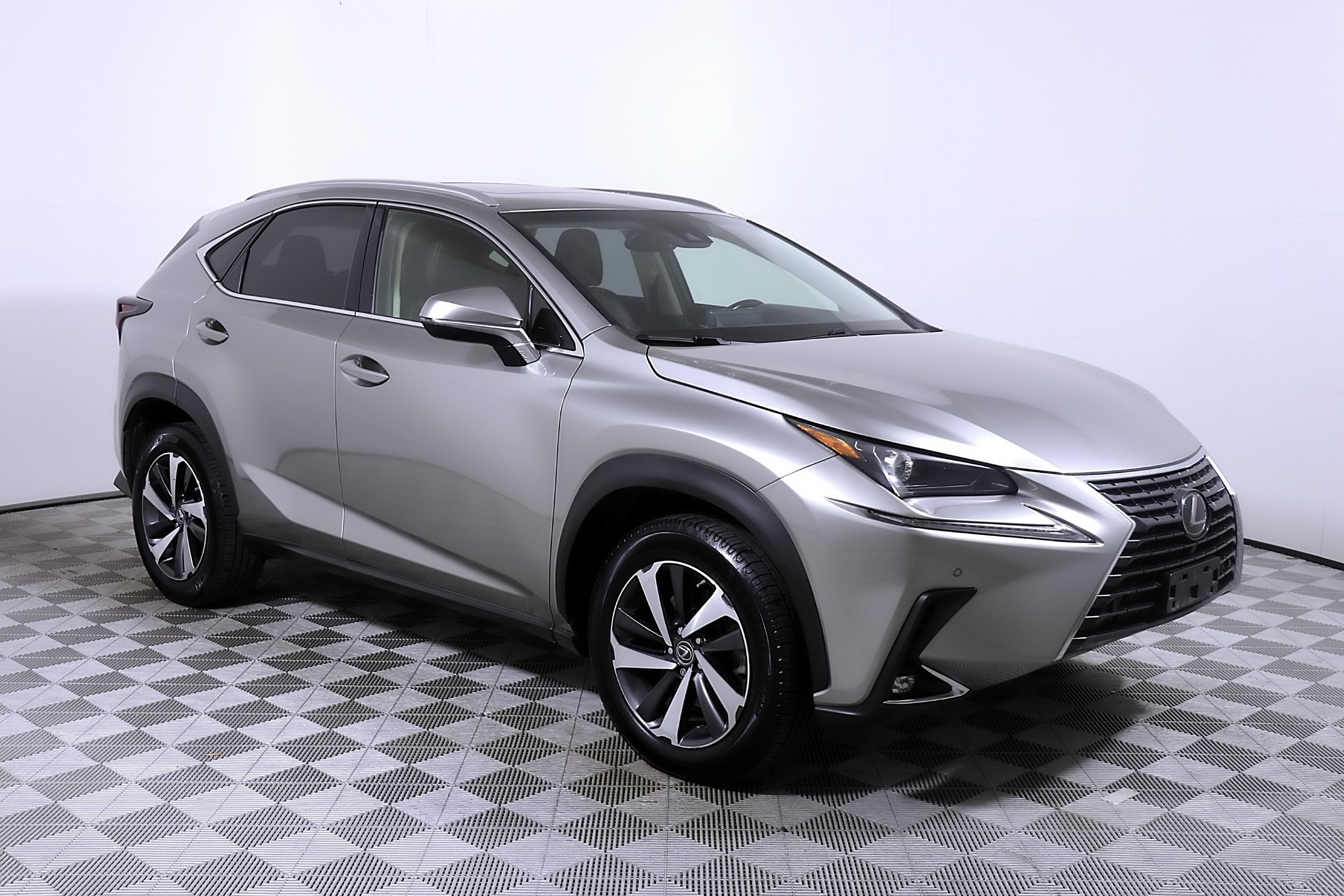 Used 2018 Lexus NX 300 FWD w/ Premium Package image 6
