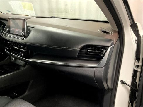 Certified 2021 Nissan Rogue SV image 13