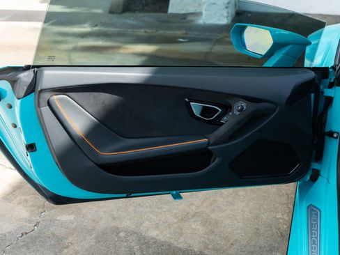 Used 2023 Lamborghini Huracan Tecnica RWD image 30