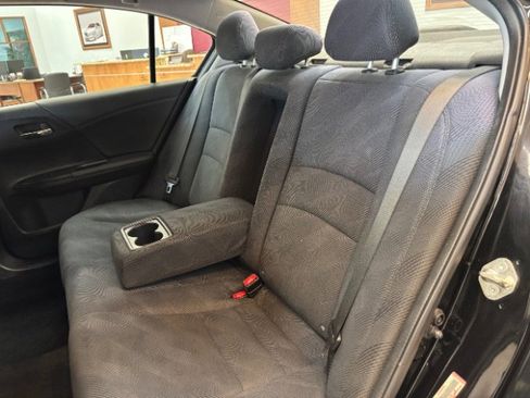 Used 2017 Honda Accord EX image 11