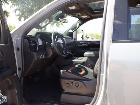 Used 2025 GMC Sierra 2500 AT4 w/ AT4 Premium Plus Package AWD/4WD image 26